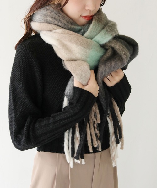 HER CLOSET（ハークローゼット）の「【HER CLOSET】ボリュームフリンジチェックマフラー VOLUME FRINGE CHECK MUFFLER（マフラー・レディース・パープル/ブラウン/ライトブルー/グレー/マルチ/グリーン/ブルー/ベージュ・FREE）」の9枚目の写真