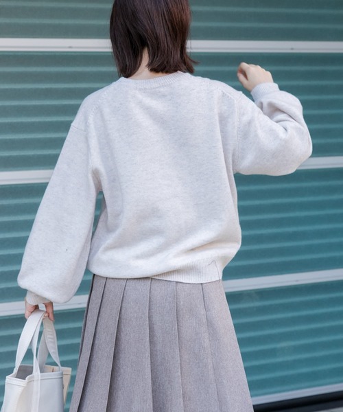 FORK&SPOON（フォークアンドスプーン）の「FORK&SPOON　ギャザースリーブニット（ニット/セーター・レディース・グレー系その他/オートミール/ブラック/ライトブルー・1）」の6枚目の写真