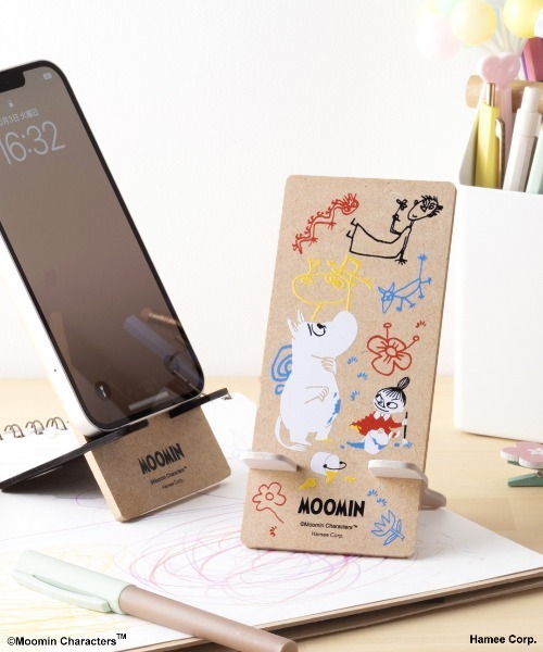 MOOMIN（ムーミン）の「ムーミン 組み立て式ウッドスタンド 各種スマートフォン対応 スマホスタンド（スマホグッズ・レディース・カラフル/ブラック×ホワイト・FREE）」の2枚目の写真