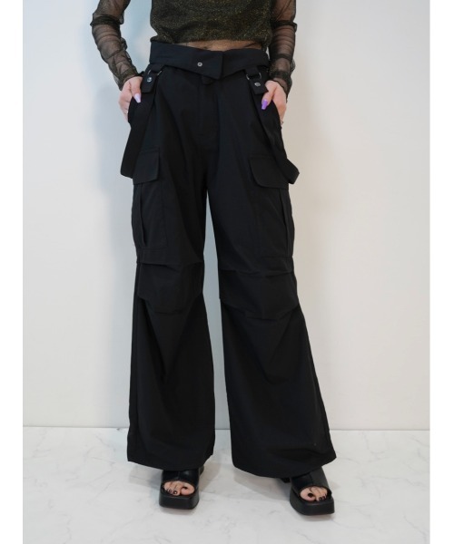 CECIL McBEE(セシルマクビー)の「サスペンダー付きナイロンカーゴパンツ(カーゴパンツ・レディース・ブラック・LARGE/MEDIUM/SMALL)」の8枚目の写真