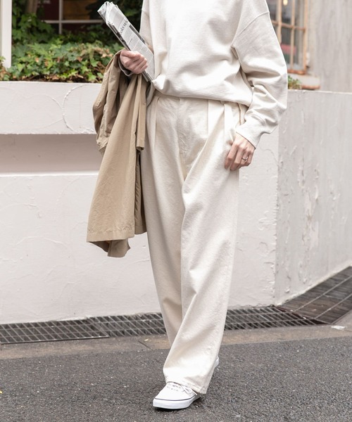 FORK&SPOON（フォークアンドスプーン）の「FORK&SPOON　ソフトツイストインタックデニムパンツ（デニムパンツ・レディース・インディゴブルー/ホワイト系その他・1/2）」の4枚目の写真