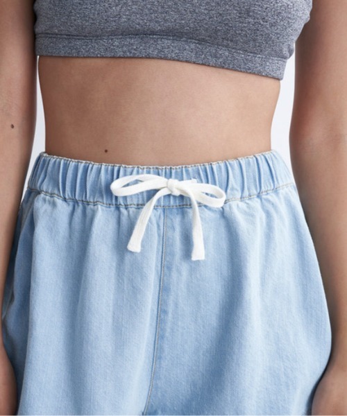 ROXY（ロキシー）の「GRAVEL/ロキシーウエストゴムワンポイントブランドロゴリラックスショートパンツ（その他パンツ・レディース・インディゴブルー/ミント・LARGE/MEDIUM/SMALL）」の7枚目の写真