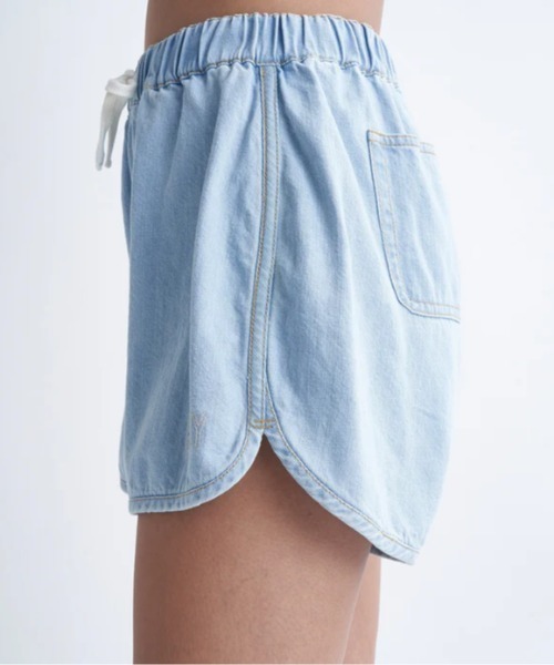 ROXY（ロキシー）の「GRAVEL/ロキシーウエストゴムワンポイントブランドロゴリラックスショートパンツ（その他パンツ・レディース・インディゴブルー/ミント・LARGE/MEDIUM/SMALL）」の8枚目の写真