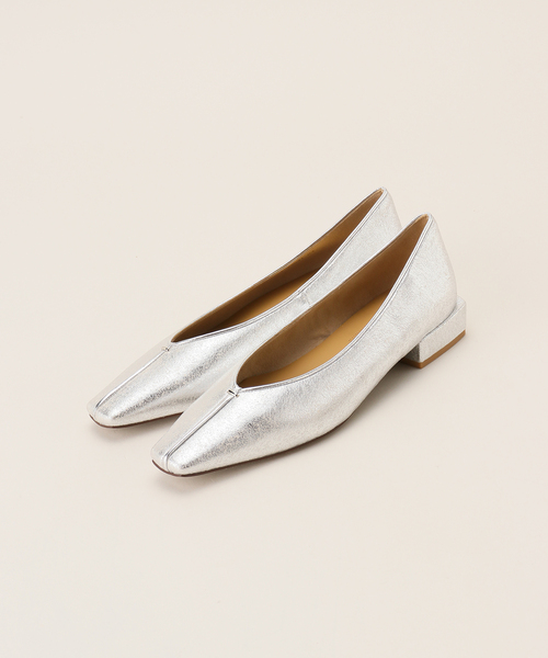 GRISE（グリーズ）の「GRISE2.5cmナロースクエアシームフラット（その他シューズ・レディース・ホワイト/カーキ/ブラック系その他/シルバー・24cm/25cm/22.5cm/23.5cm/23cm/22cm/24.5cm）」の19枚目の写真