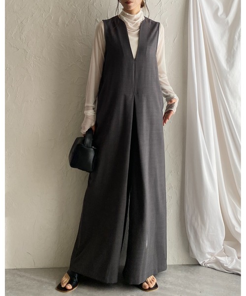 セール】深Vネックフロントタックノースリーブオールインワン