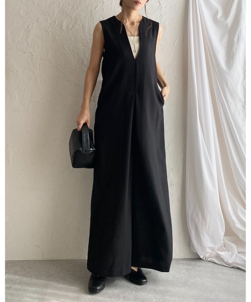 She's Closet(シーズクローゼット)の「深Vネックフロントタックノースリーブオールインワンサロペットワイドパンツ(サロペット/オーバーオール・レディース・チャコール/ブラウン/ブラック/アイボリー/モカ・FREE)」の8枚目の写真