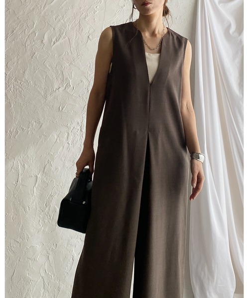 She's Closet（シーズクローゼット）の「深Vネックフロント