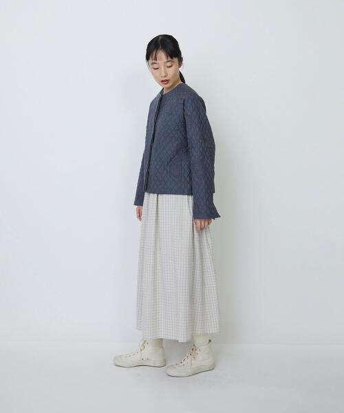 LOISIR(ロワズィール)の「リネンキルティング風刺繍ノーカラージャケット(ノーカラージャケット・レディース・グレー・FREE)」の8枚目の写真