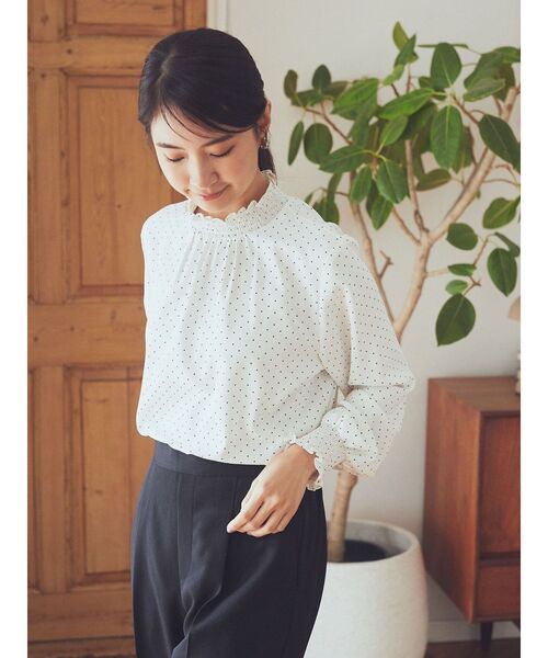 earth music&ecology（アースミュージックアンドエコロジー）の「シャーリングブラウス（シャツ/ブラウス・レディース・ライトピンク/サックスブルー/オフホワイト/ドット・FREE）」の6枚目の写真