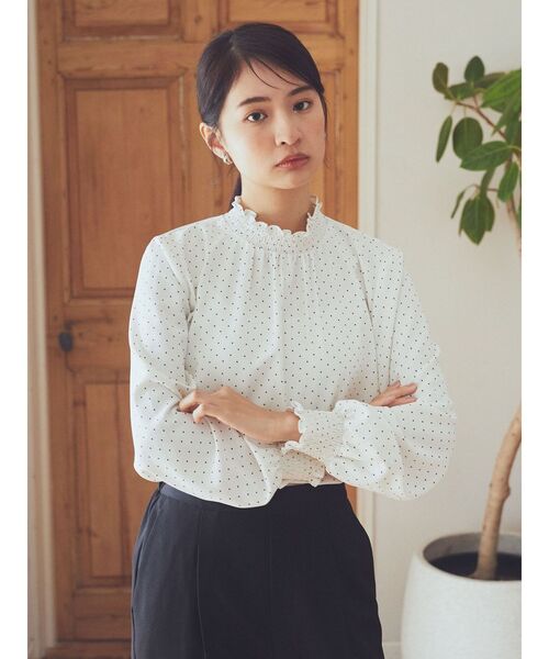 earth music&ecology（アースミュージックアンドエコロジー）の「シャーリングブラウス（シャツ/ブラウス・レディース・ライトピンク/サックスブルー/オフホワイト/ドット・FREE）」の7枚目の写真