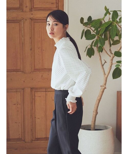 earth music&ecology（アースミュージックアンドエコロジー）の「シャーリングブラウス（シャツ/ブラウス・レディース・ライトピンク/サックスブルー/オフホワイト/ドット・FREE）」の10枚目の写真