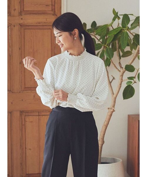 earth music&ecology（アースミュージックアンドエコロジー）の「シャーリングブラウス（シャツ/ブラウス・レディース・ライトピンク/サックスブルー/オフホワイト/ドット・FREE）」の11枚目の写真