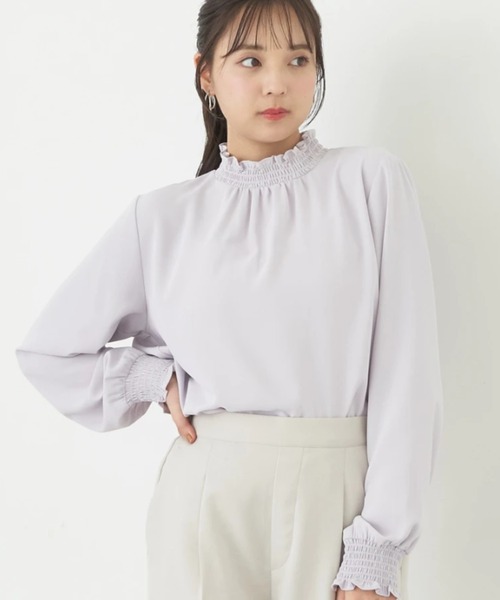 earth music&ecology（アースミュージックアンドエコロジー）の「シャーリングブラウス（シャツ/ブラウス・レディース・ライトピンク/サックスブルー/オフホワイト/ドット・FREE）」の4枚目の写真