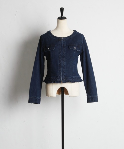 tocco closet（トッコ　クローゼット）の「裾フリル付きパール釦ストレッチデニムノーカラージャケット（デニムジャケット・レディース・ブルー/インディゴブルー・M）」の11枚目の写真