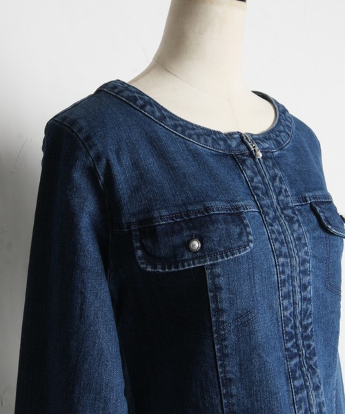 tocco closet（トッコ　クローゼット）の「裾フリル付きパール釦ストレッチデニムノーカラージャケット（デニムジャケット・レディース・ブルー/インディゴブルー・M）」の18枚目の写真