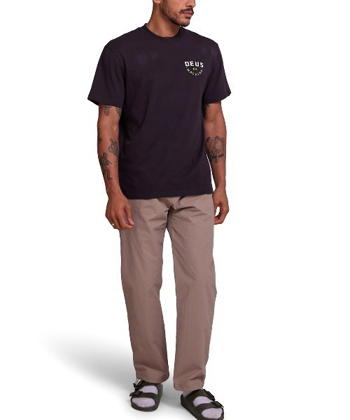 DEUS EX MACHINA（デウスエクスマキナ）の「OUT DOORS TEE（Tシャツ/カットソー・メンズ・オフホワイト/ブラック・LARGE/MEDIUM）」の2枚目の写真