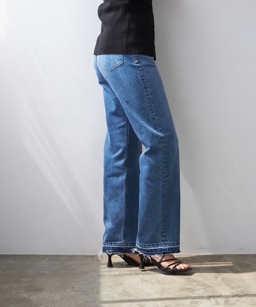 YANUK(ヤヌーク)の「ボーイズストレート"LEA"(デニムパンツ・レディース・ブルー・21inch/22inch/23inch/24inch/25inch/26inch/27inch)」の4枚目の写真