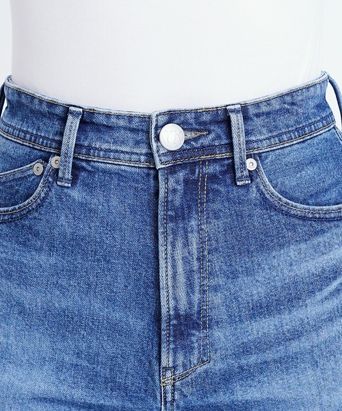 YANUK(ヤヌーク)の「ボーイズストレート"LEA"(デニムパンツ・レディース・ブルー・21inch/22inch/23inch/24inch/25inch/26inch/27inch)」の7枚目の写真