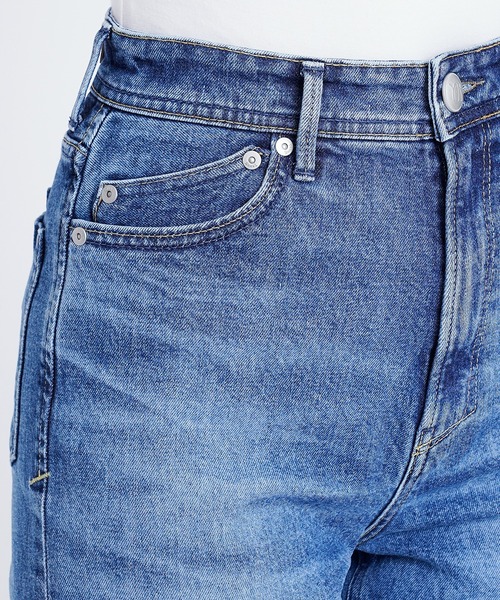 YANUK(ヤヌーク)の「ボーイズストレート"LEA"(デニムパンツ・レディース・ブルー・21inch/22inch/23inch/24inch/25inch/26inch/27inch)」の8枚目の写真