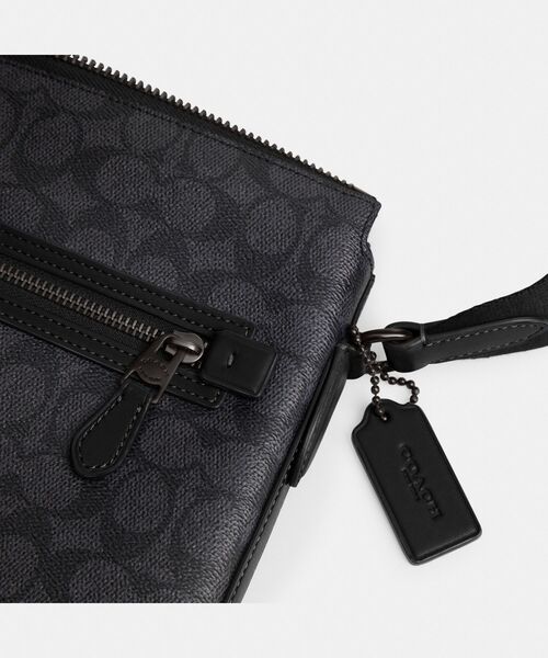 COACH（コーチ）の「ゴッサム ファイル バッグ・シグネチャー キャンバス（ショルダーバッグ・メンズ・ブラック系その他・ONE）」の6枚目の写真