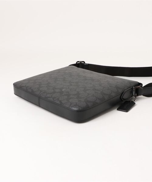 COACH（コーチ）の「ゴッサム ファイル バッグ・シグネチャー キャンバス（ショルダーバッグ・メンズ・ブラック系その他・ONE）」の9枚目の写真