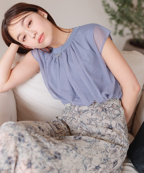 mysty woman(ミスティウーマン)の「チュールレイヤードニットプルオーバー 116897(Tシャツ/カットソー・レディース・グレイッシュブルー/オフホワイト/ブラック・FREE)」の3枚目の写真