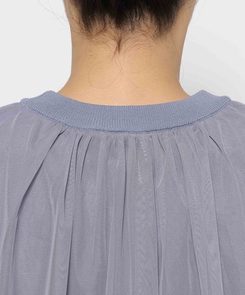 mysty woman(ミスティウーマン)の「チュールレイヤードニットプルオーバー 116897(Tシャツ/カットソー・レディース・グレイッシュブルー/オフホワイト/ブラック・FREE)」の9枚目の写真