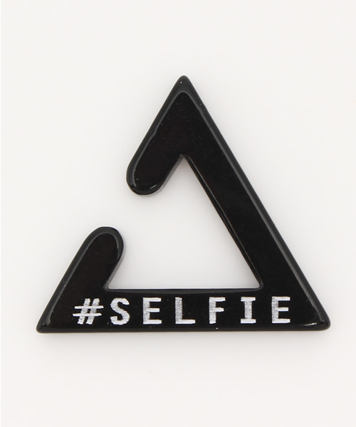 WEGO（ウィゴー）の「WEGO/#SELFIEトライアングルイヤーカフ（イヤリング・レディース・ホワイト系その他/ホワイト/ブラック・FREE）」の3枚目の写真