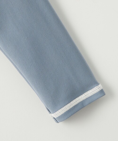 Speedo（スピード）の「【別注】＜SPEEDO＞ラッシュガード 120cm-130cm（ラッシュガード・キッズ・ダークグレー/ライトブルー・120cm/130cm）」の6枚目の写真