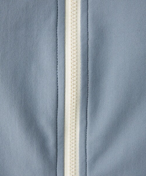 Speedo（スピード）の「【別注】＜SPEEDO＞ラッシュガード 120cm-130cm（ラッシュガード・キッズ・ダークグレー/ライトブルー・120cm/130cm）」の10枚目の写真