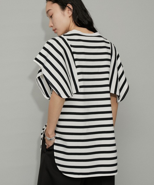 ADAM ET ROPE'(アダムエロペ)の「【サステナブル・WEB限定】スクエアスリーブプルオーバー(Tシャツ/カットソー・レディース・ホワイト/レッド/ホワイト系その他/ブラック・FREE)」の15枚目の写真