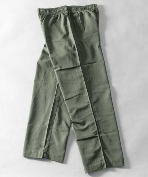 NYLAUS(ナイラス)の「レギュラーシルエット 裏メッシュ サイドライン/サイドパイピング イージーパンツ(その他パンツ・メンズ・ブラック系1/ブラック系2/カーキ系1/カーキ系2/ネイビー系1/ネイビー系2/レッド系1/レッド系2・LL/M/L)」の3枚目の写真