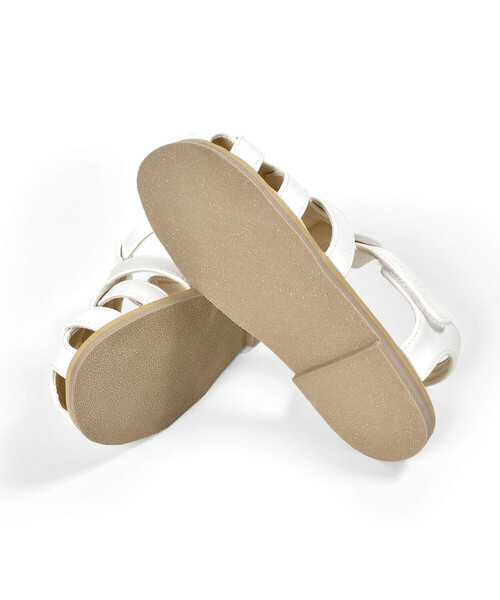 BeBe（ベベ）の「ロゴ型押しストラップカメサンダル(13~19cm)（サンダル・キッズ・ホワイト/キャメル・15.0cm/16.0cm/17.0cm/18.0cm/19.0cm/14.0cm/13.0cm）」の9枚目の写真