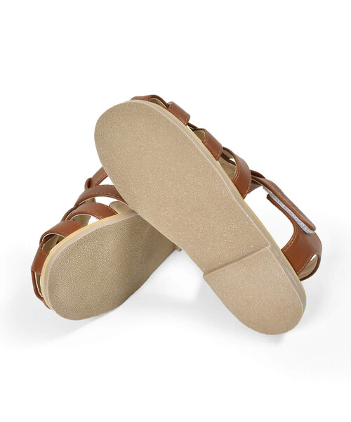 BeBe（ベベ）の「ロゴ型押しストラップカメサンダル(13~19cm)（サンダル・キッズ・ホワイト/キャメル・15.0cm/16.0cm/17.0cm/18.0cm/19.0cm/14.0cm/13.0cm）」の15枚目の写真