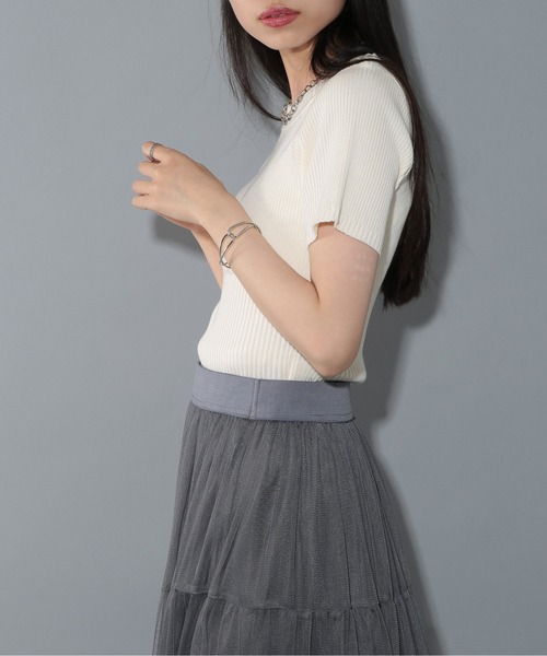 MAISON BREEZE reveur（メゾンブリーズレヴール）の「【MAISON BREEZE reveur】Ribbed short-sleeved knit リブ切替クルーネックハーフスリーブニット 半袖ニット（ニット/セーター・レディース・オフホワイト/レッド/ブラック・FREE）」の4枚目の写真