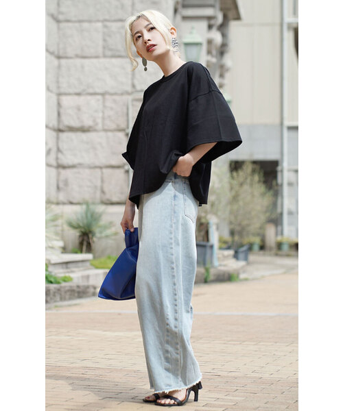 zootie(ズーティー)の「【トレンドスタイルと、ルーズさの両立。】 ゆったりワイド ショート丈Tシャツ(Tシャツ/カットソー・レディース・グレー/ブラック/ホワイト/レッド/ネイビー/ベージュ・フリー)」の16枚目の写真