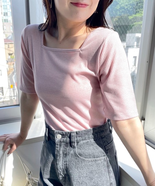 mysty woman（ミスティウーマン）の「ラメ2WAYインナープルオーバー　128890（Tシャツ/カットソー・レディース・ブラック/オフホワイト/ピンク・FREE）」の21枚目の写真