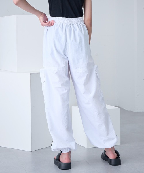 BISKEE（ビスキー）の「サイドライン スリットカーゴパンツ(140cm~160cm)（カーゴパンツ・キッズ・ブラック/オフホワイト・140cm/150cm/160cm）」の5枚目の写真