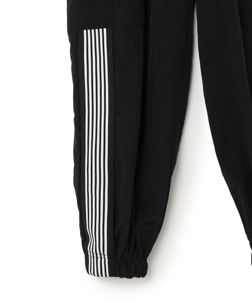 最終値下げ❣️ 新品シルク混タフタカーゴパンツ　ブラック　サイズ1 セール】 軽量タフタサイドラインデザインパンツ/洗える