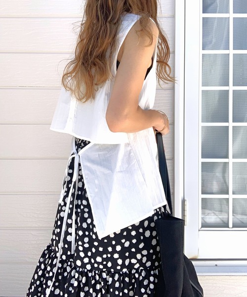 Q（キュー）の「バックオープンブラウス（シャツ/ブラウス・レディース・アイボリー/ネイビー・MEDIUM）」の2枚目の写真