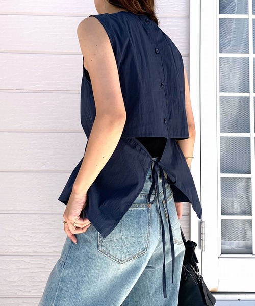 Q（キュー）の「バックオープンブラウス（シャツ/ブラウス・レディース・アイボリー/ネイビー・MEDIUM）」の7枚目の写真