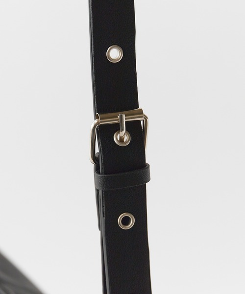 Theater code（シアターコード）の「belt design shoulder bag / ベルトデザイン ショルダーバッグ Y2K 2026年春夏（ショルダーバッグ・メンズ・ブラック・FREE）」の4枚目の写真