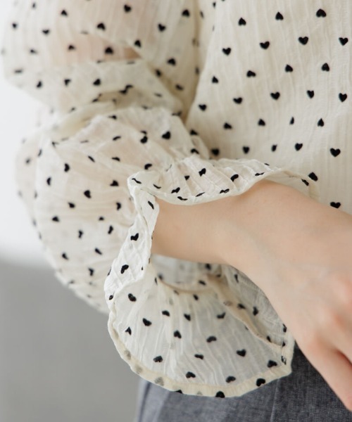 flower（フラワー）の「ハートバルーンブラウス（シャツ/ブラウス・レディース・アイボリー/ブラック・FREE）」の9枚目の写真