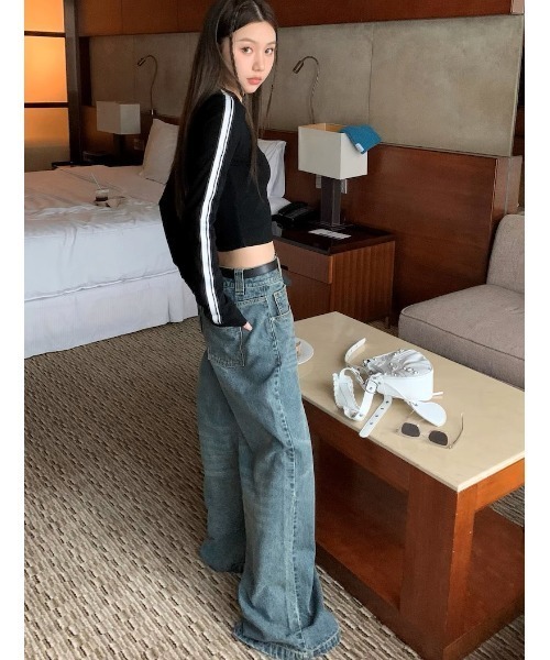 .KOM(ドットコム)の「A'GEM/9 × .kom『.kom/ドットケーオーエム』ラインデザイン クロップド丈長袖Tシャツ(Tシャツ/カットソー・レディース・ブラック・FREE)」の15枚目の写真