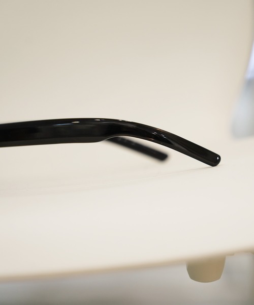 GLARE（グレア）の「【GLARE】サイド スター サングラス / Side Star Sunglasses（サングラス・レディース・ブラック・ONE SIZE）」の8枚目の写真