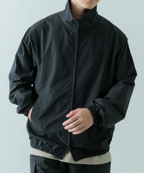 ITEMS URBANRESEARCH(アイテムズ アーバンリサーチ)の「『セットアップ対応』撥水×ストレッチ トラックジャケット(ブルゾン・メンズ・ブラック/チャコールグレー・MEDIUM/LARGE)」の5枚目の写真