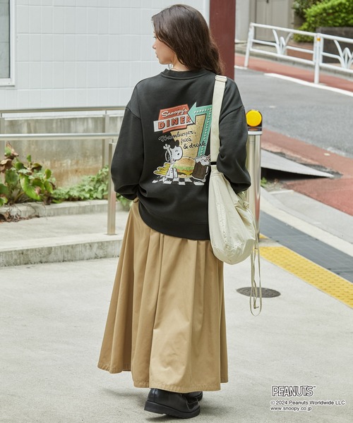 PEANUTS（ピーナッツ）の「【PEANUTS / SNOOPY】別注 ピーナッツ スヌーピー&フレンズ ヴィンテージプリント オーバーサイズスウェット（スウェット・レディース・ブラック系/モカ/スミクロ/グレー系/オートミール・L/M）」の17枚目の写真