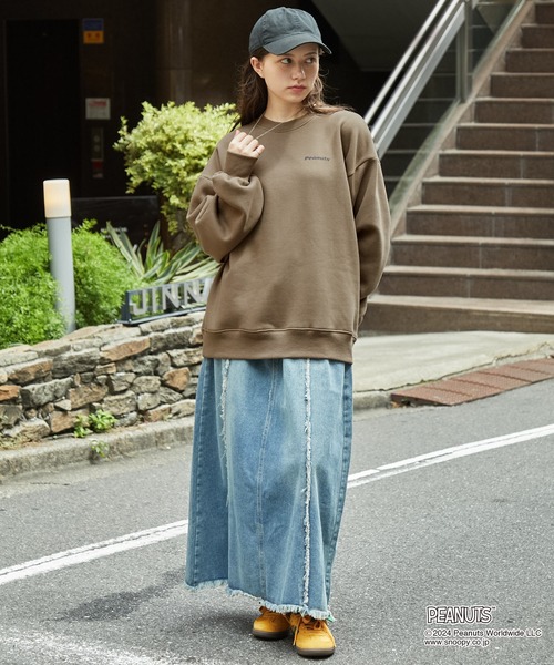 PEANUTS（ピーナッツ）の「【PEANUTS / SNOOPY】別注 ピーナッツ スヌーピー&フレンズ ヴィンテージプリント オーバーサイズスウェット（スウェット・レディース・ブラック系/モカ/スミクロ/グレー系/オートミール・L/M）」の12枚目の写真