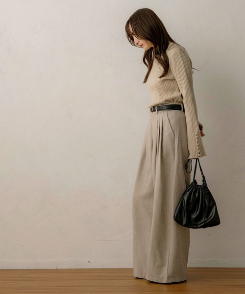 NOAHL（ノアル）の「【NOAHL】スリーブボタントップス（Tシャツ/カットソー・レディース・グレイッシュベージュ/キナリ/ダークブラウン・FREE）」の10枚目の写真