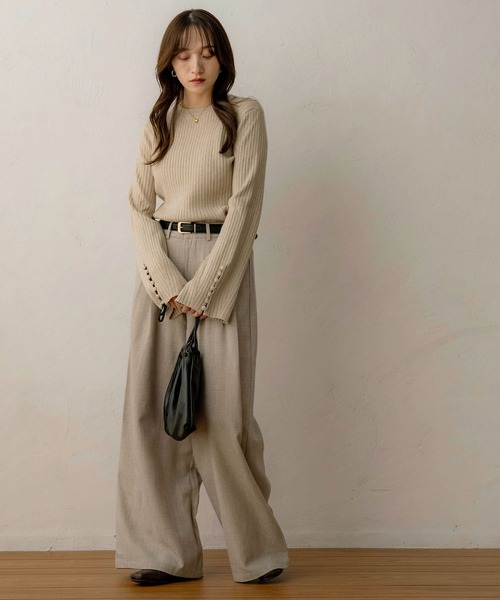 NOAHL（ノアル）の「【NOAHL】スリーブボタントップス（Tシャツ/カットソー・レディース・グレイッシュベージュ/キナリ/ダークブラウン・FREE）」の13枚目の写真